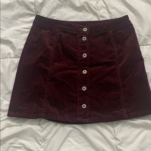Color Burgundy skirt